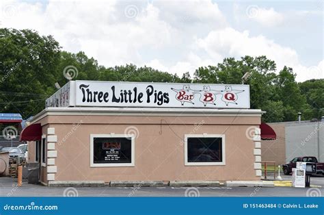 Three little pigs bbq - I'm giving Little Pigs 5 stars based on 4+ years of consistently outstanding food and service. The pulled pork is always completely fat free, tender and delicious! Their coleslaw is the best I've had, and the hush puppies and green beans are fantastic. 